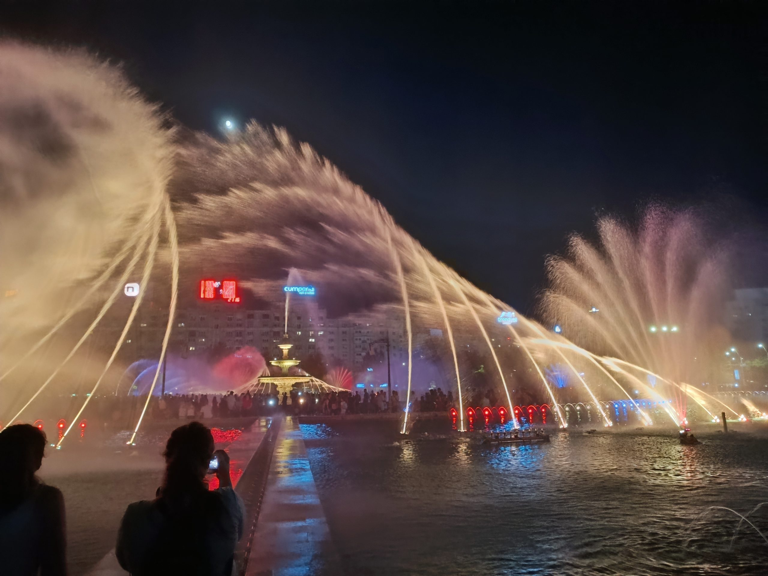 Citybreak în București - Fantanile de la Unirii